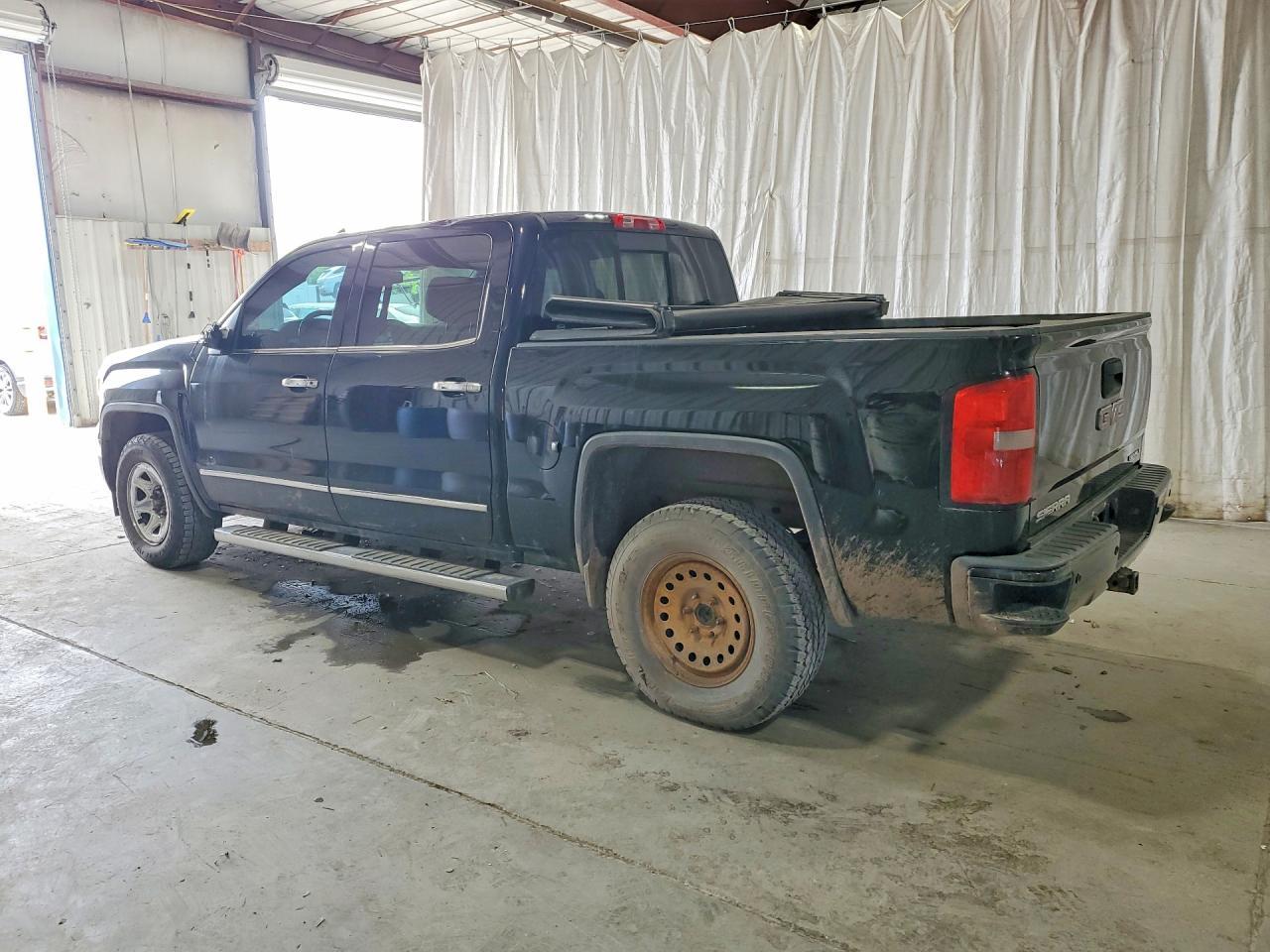 2015 GMC Sierra K1500 Denali - Image 2