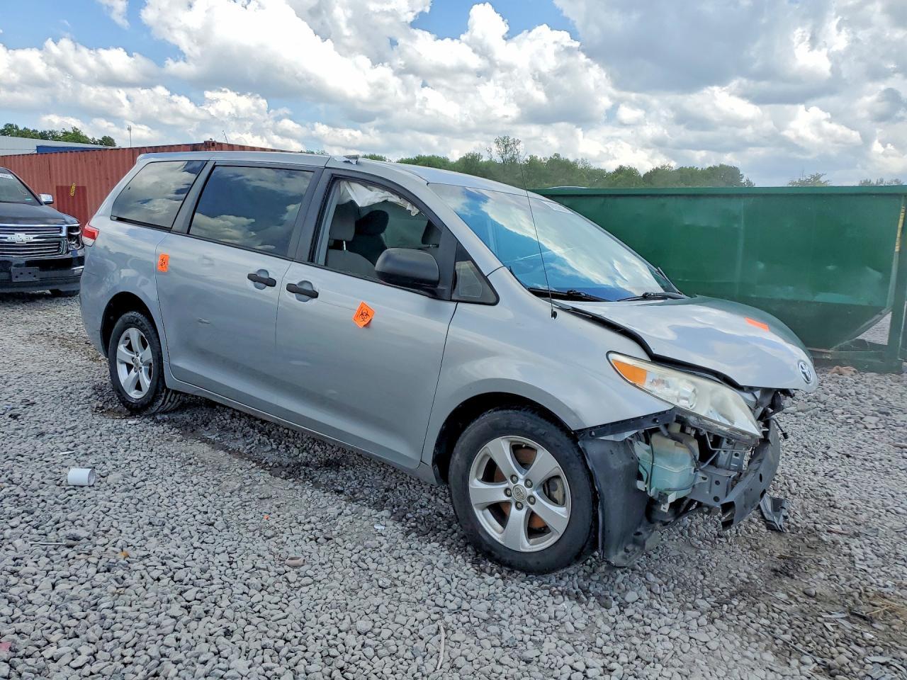 2014 Toyota Sienna L 7-Passenger - Фото 4