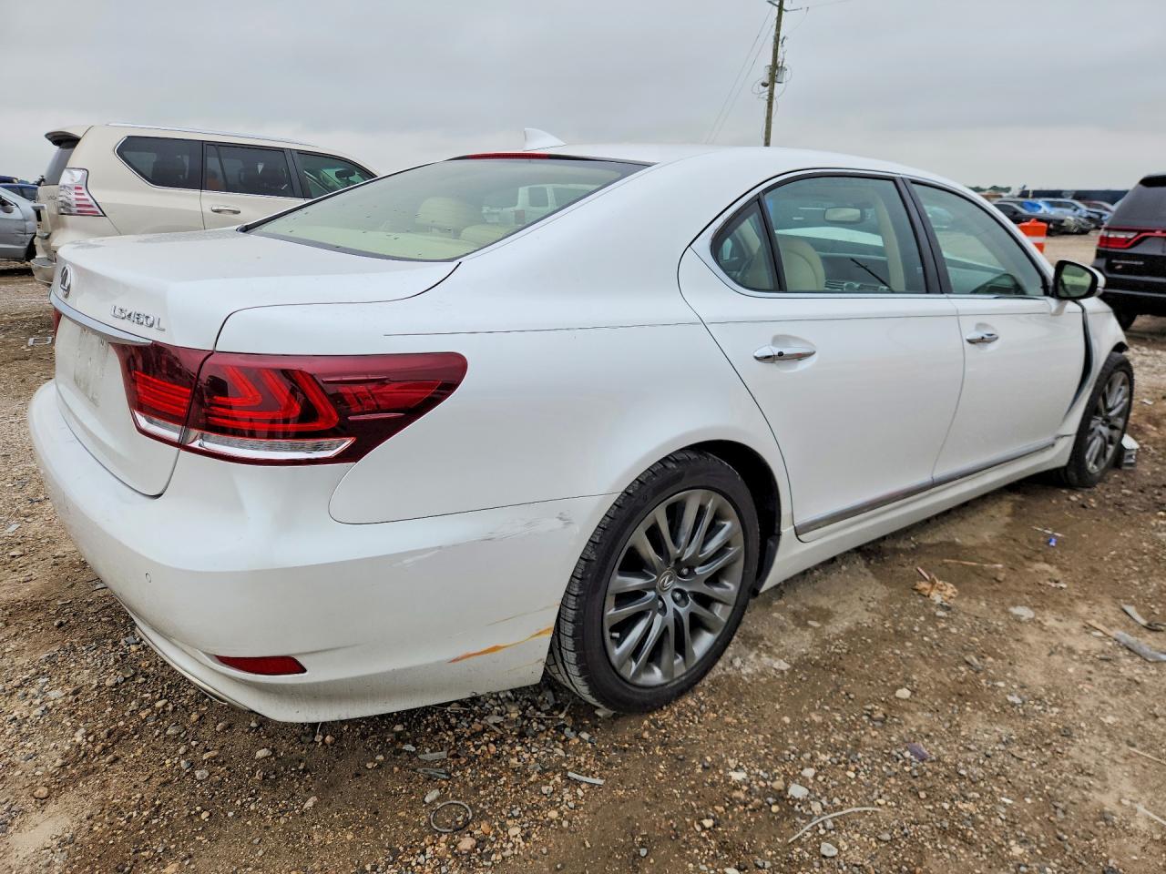 2017 Lexus Ls 460L - Image 3