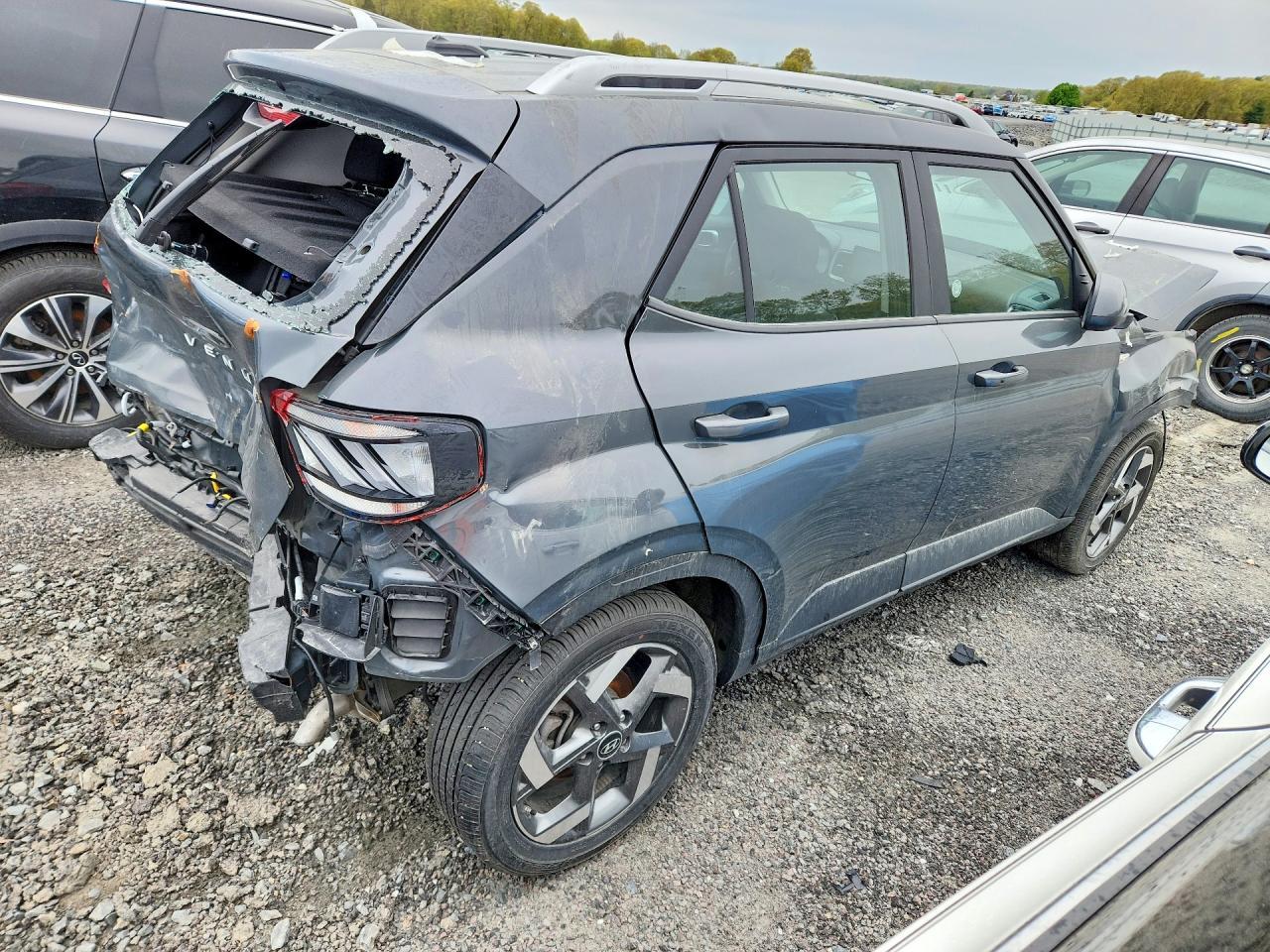 2025 Hyundai Venue Sel - Фото 3