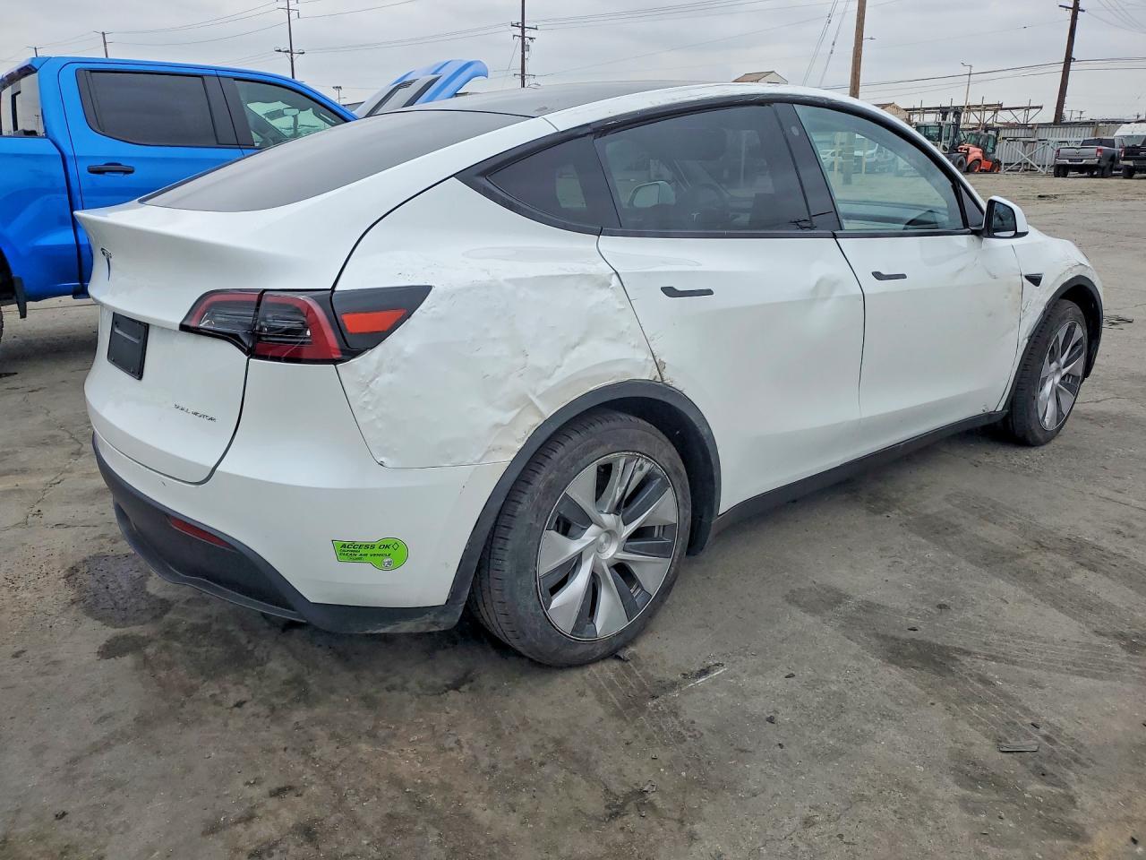 2023 Tesla Model Y - Фото 3