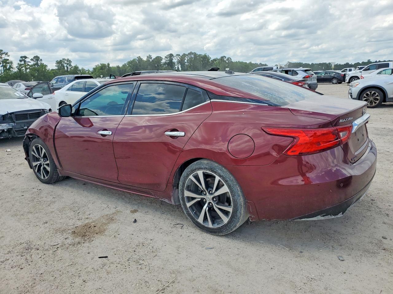 2017 Nissan Maxima Platinum - Image 2