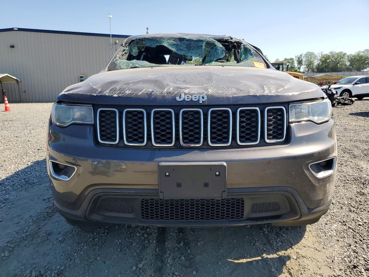 2020 Jeep Grand Cherokee Laredo - Image 5
