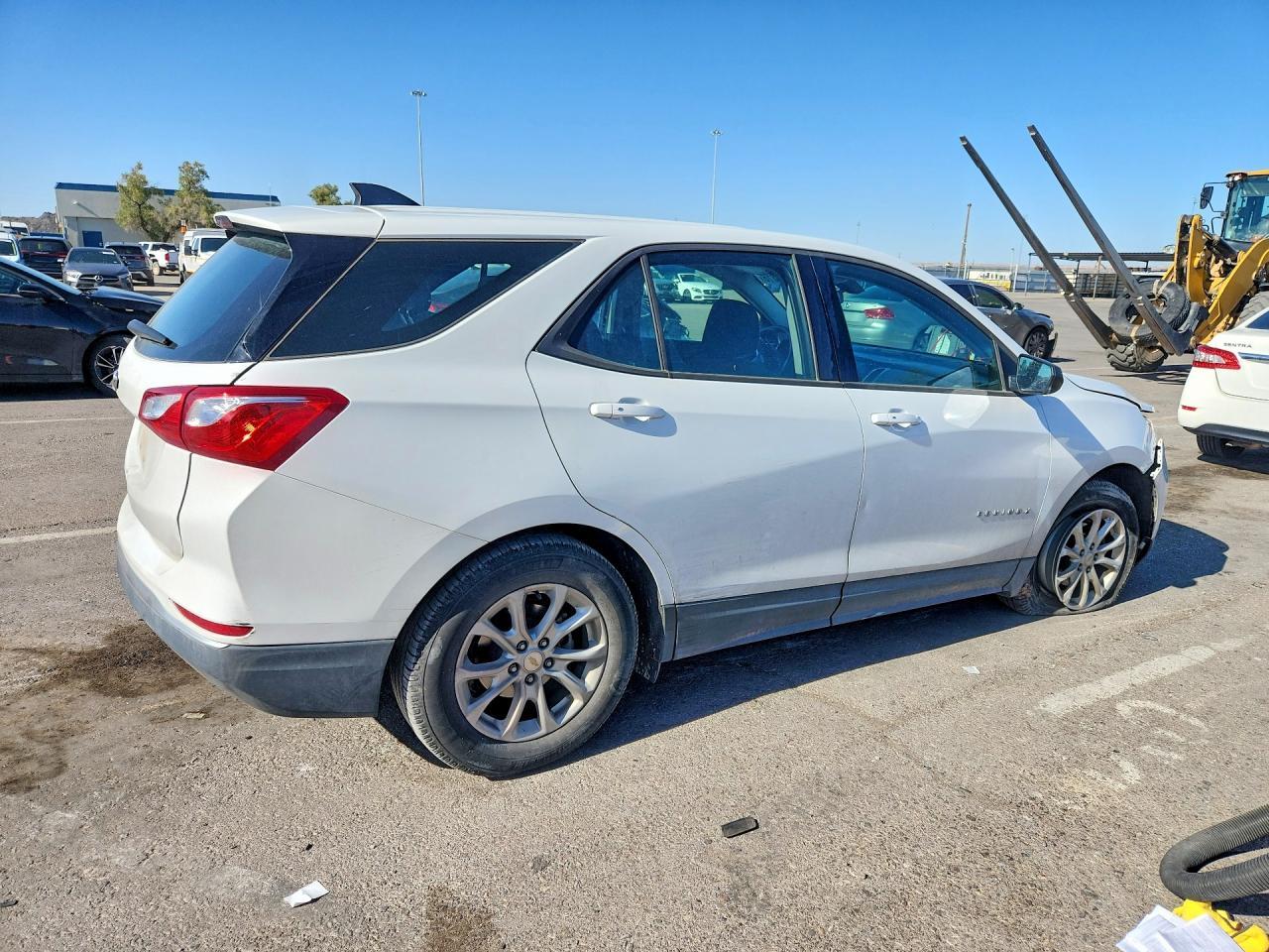 2018 Chevrolet Equinox Ls - Image 3
