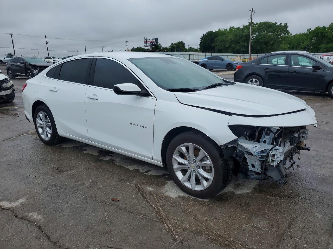 2023 Chevrolet Malibu - Image 4