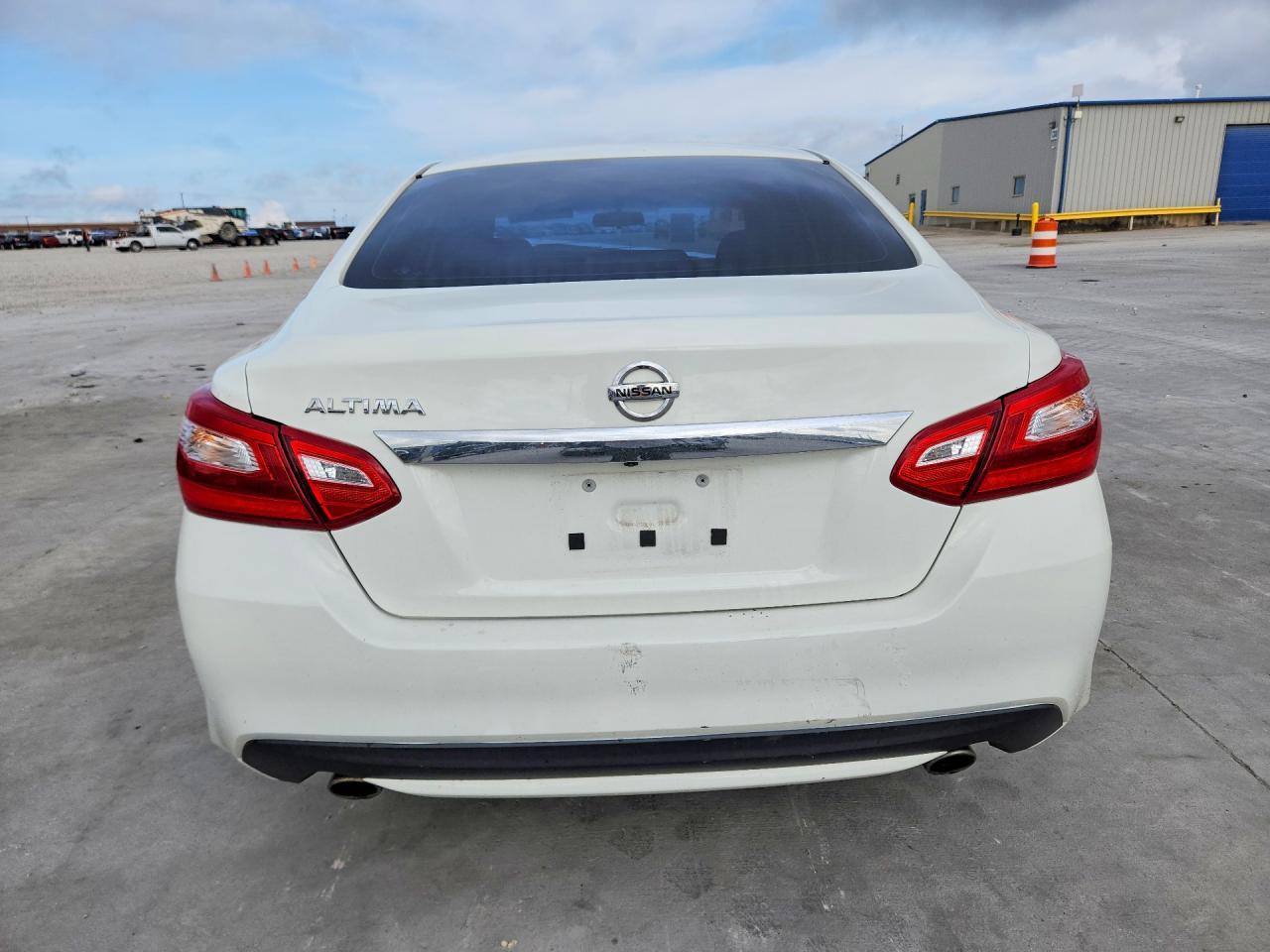 2017 Nissan Altima - Фото 6