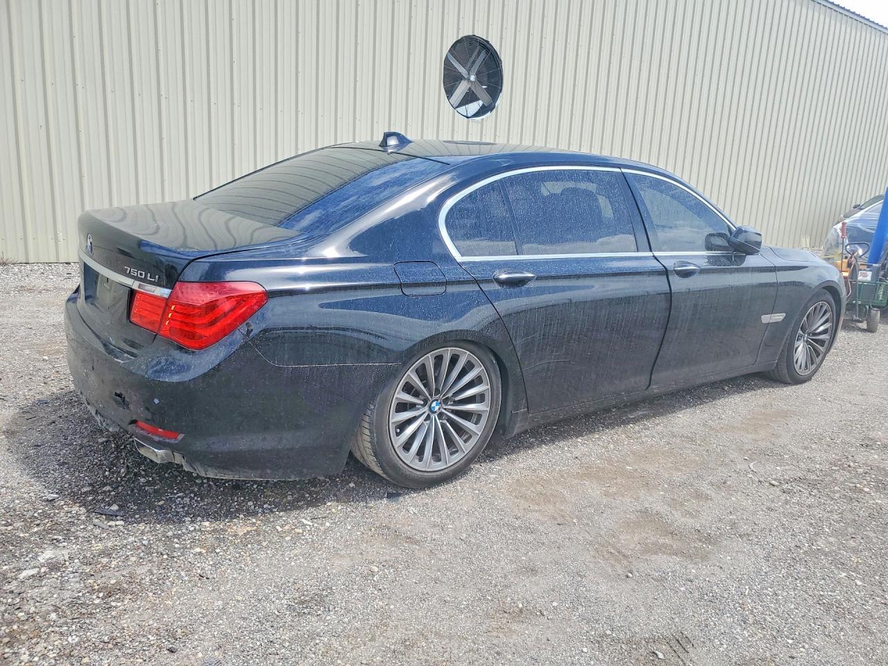 2011 BMW 750 Li - Фото 3