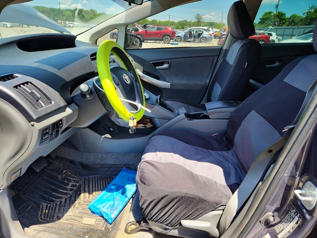 2011 Toyota Prius Two - Фото 7