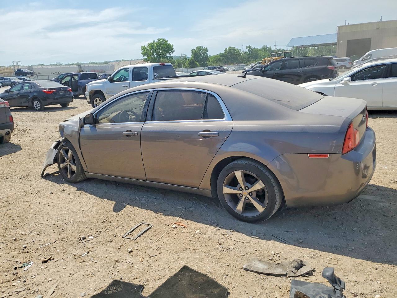 2011 Chevrolet Malibu 1Lt - Фото 2