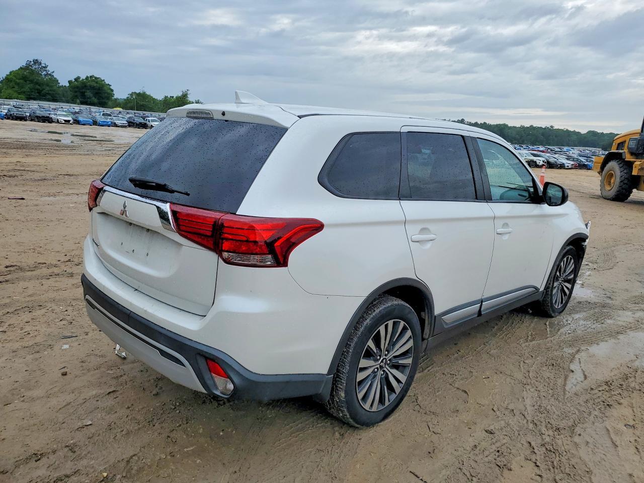2020 Mitsubishi Outlander Se - Image 3