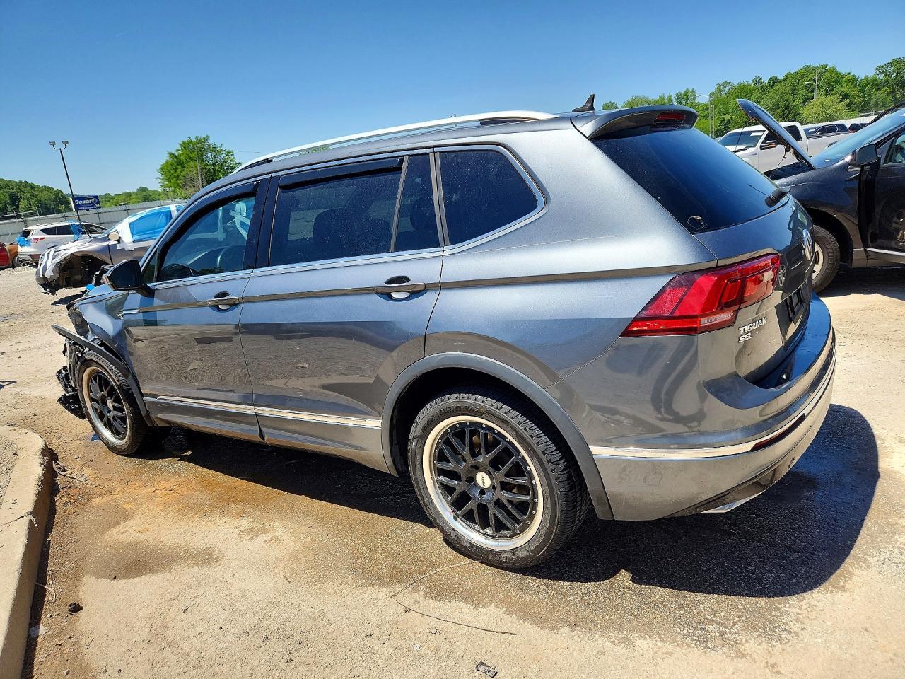 2019 Volkswagen Tiguan Se - Фото 2