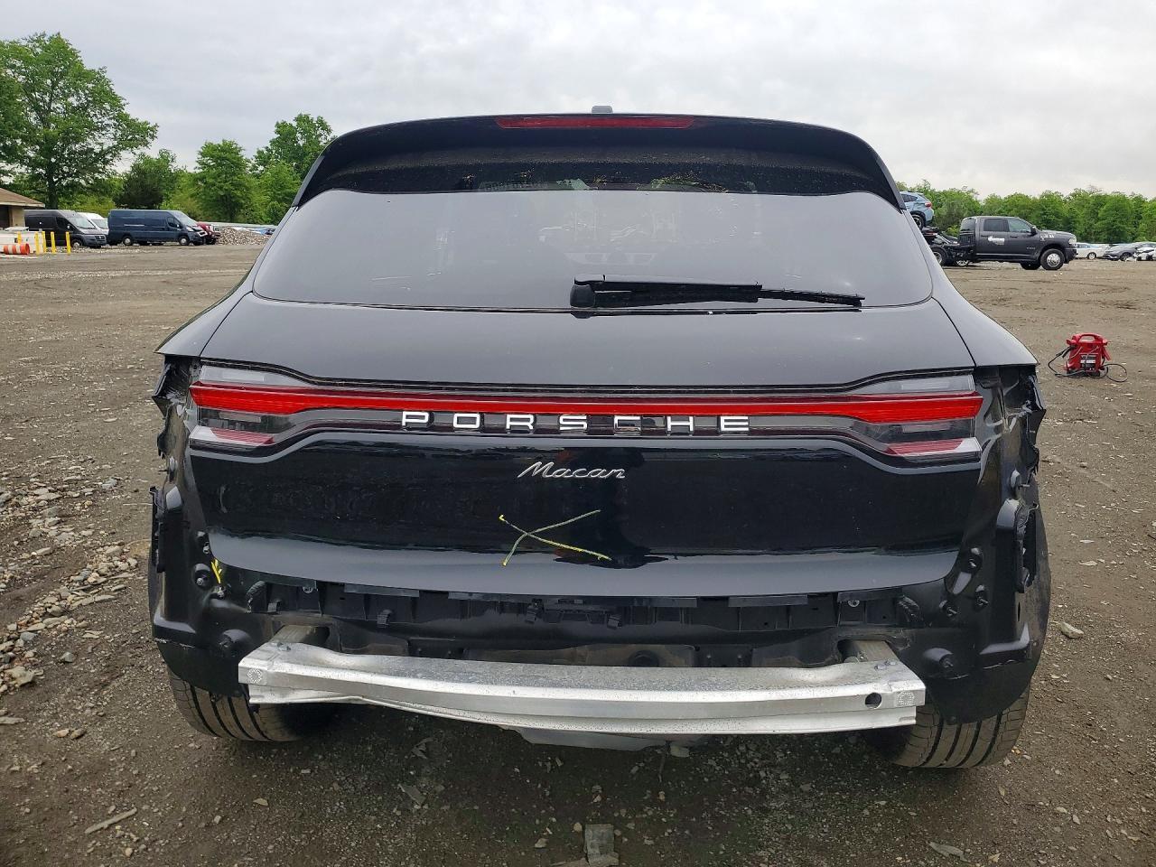 2026 Porsche Macan Base - Image 6