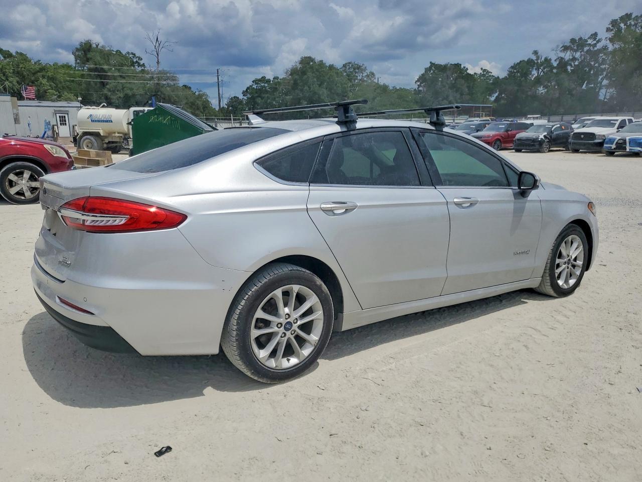 2019 Ford Fusion Se - Фото 3