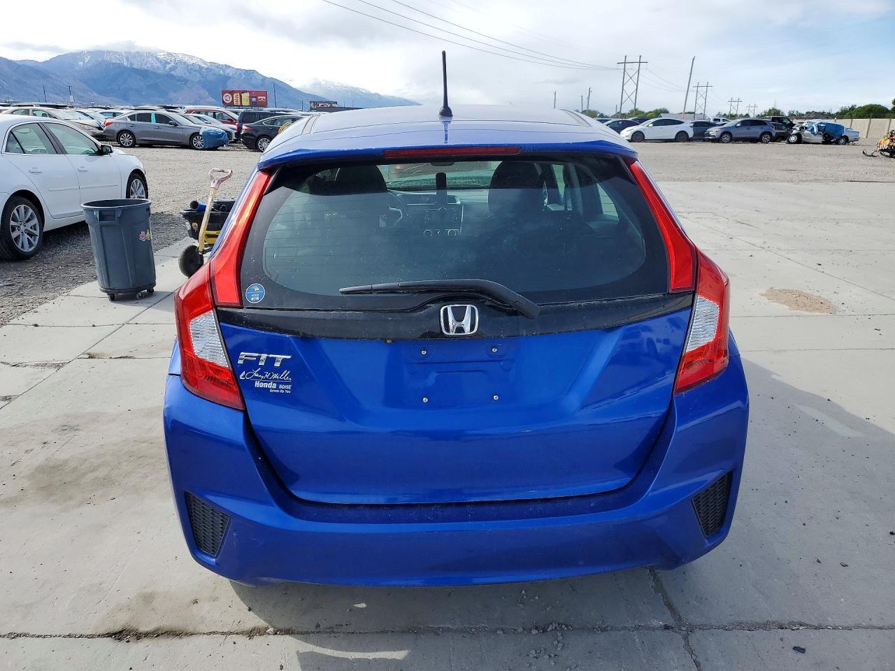 2017 Honda Fit Lx - Image 6
