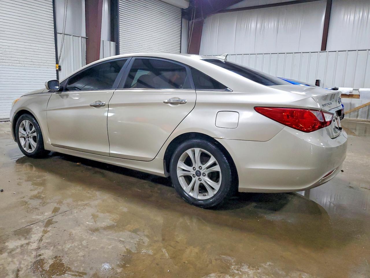 2011 Hyundai Sonata Limited - Image 2