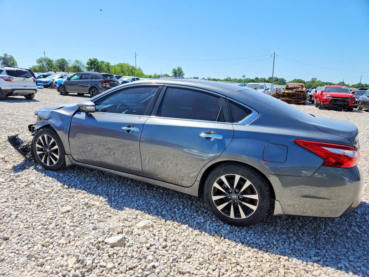 2016 Nissan Altima 2.5 - Фото 2