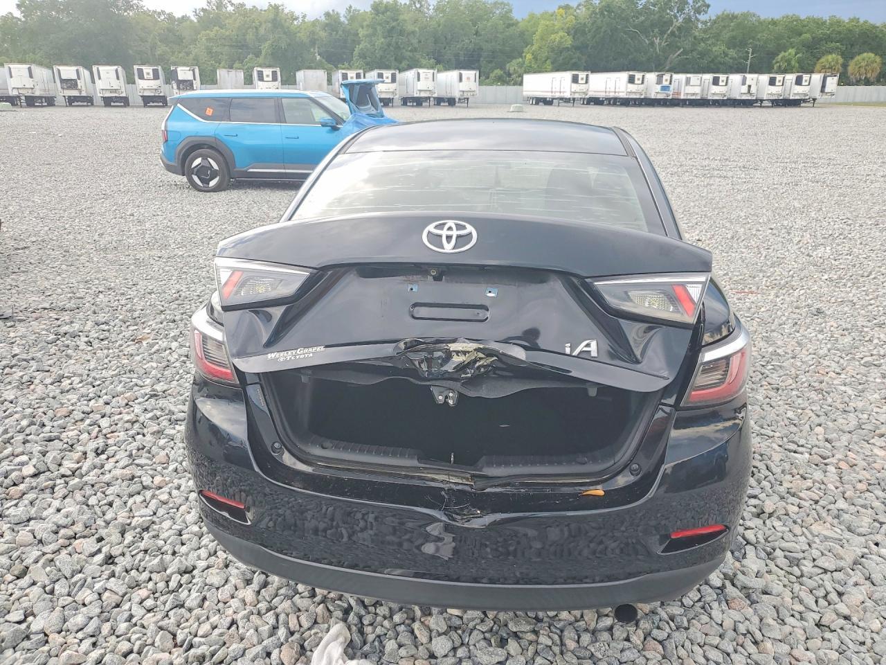 2017 Toyota Yaris Ia Base - Фото 6