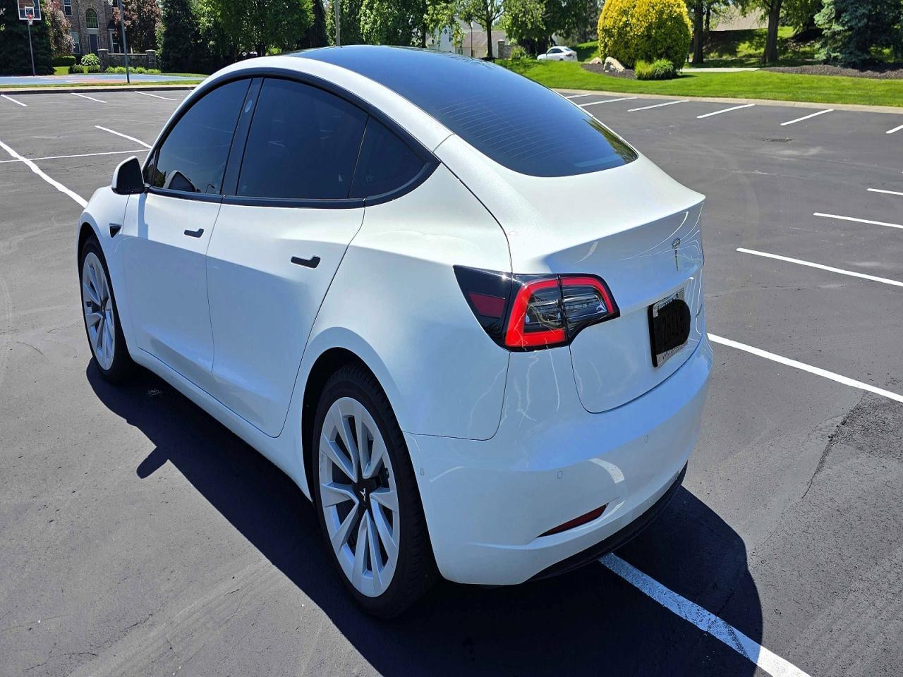 2022 Tesla Model 3 - Фото 3