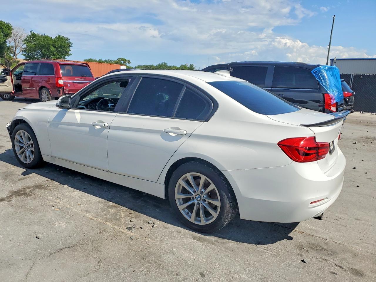 2018 BMW 320 I - Фото 2