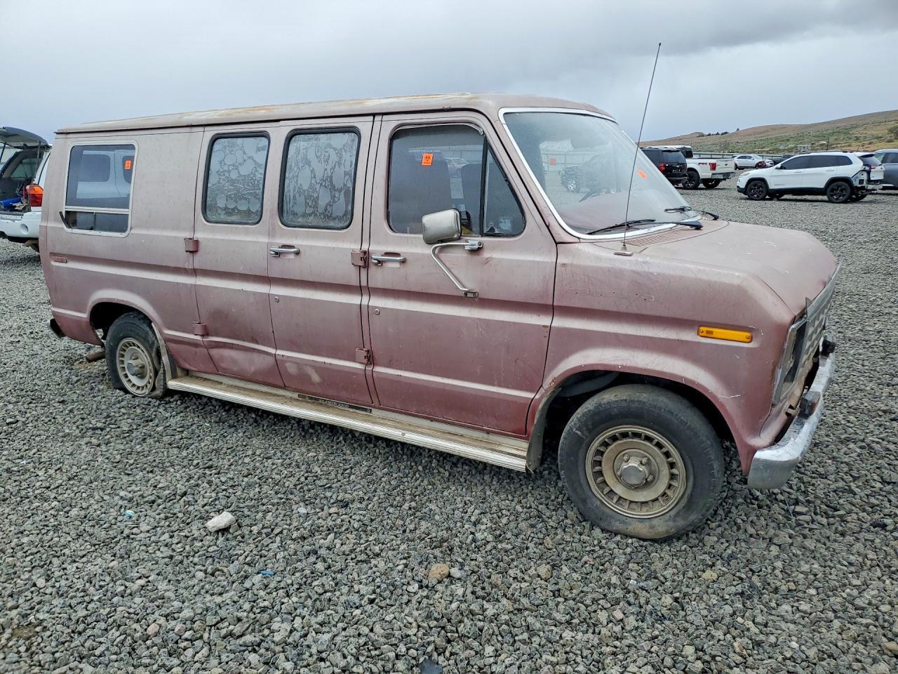 1984 Ford Econoline E150 Van - Фото 4
