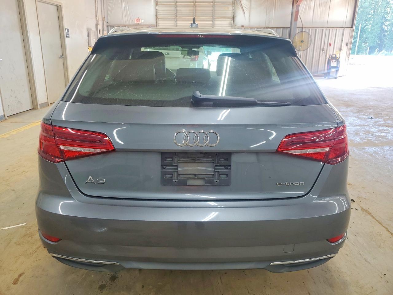 2018 Audi A3 E-Tron Premium - Фото 6