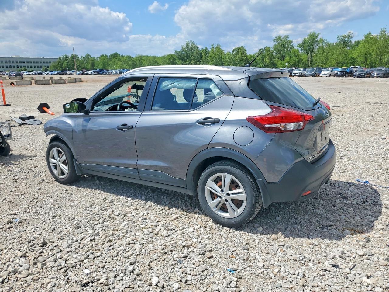 2018 Nissan Kicks S - Фото 2