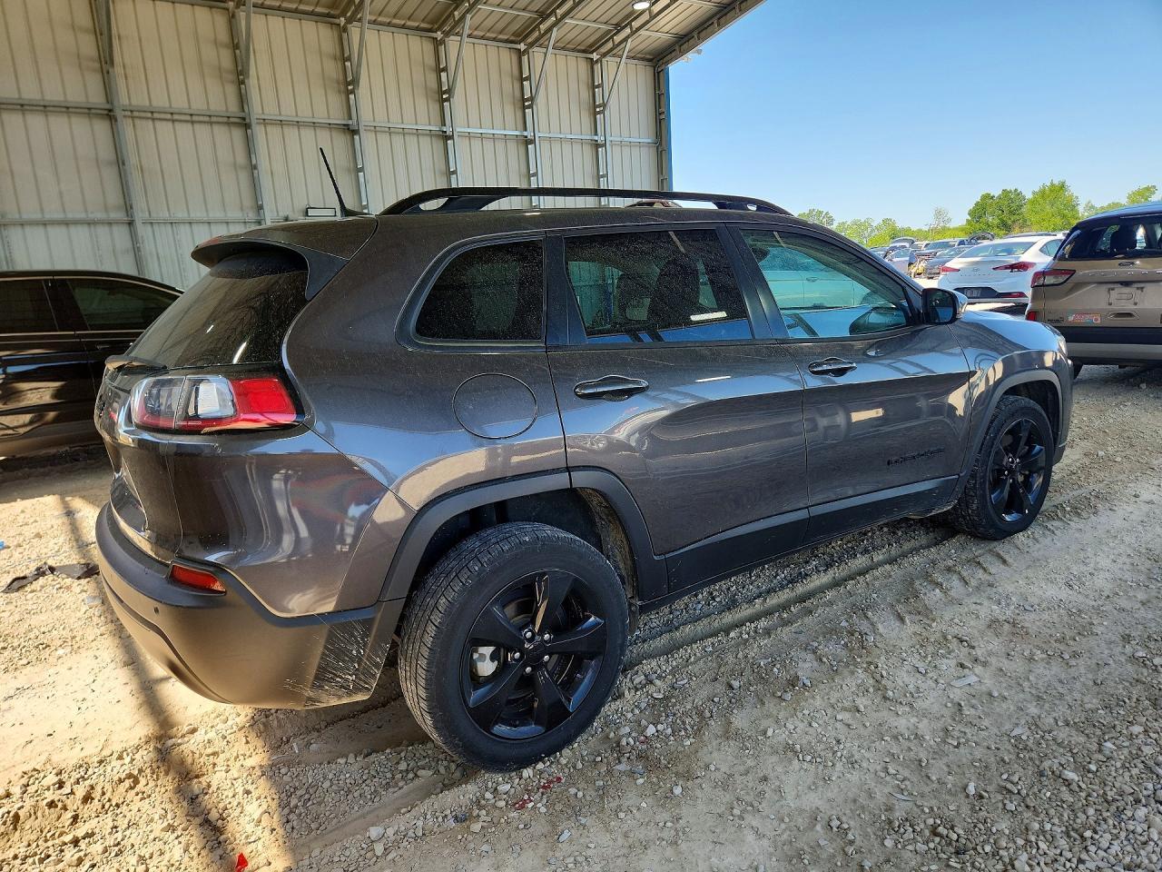 2021 Jeep Cherokee Latitude Plus - Image 3