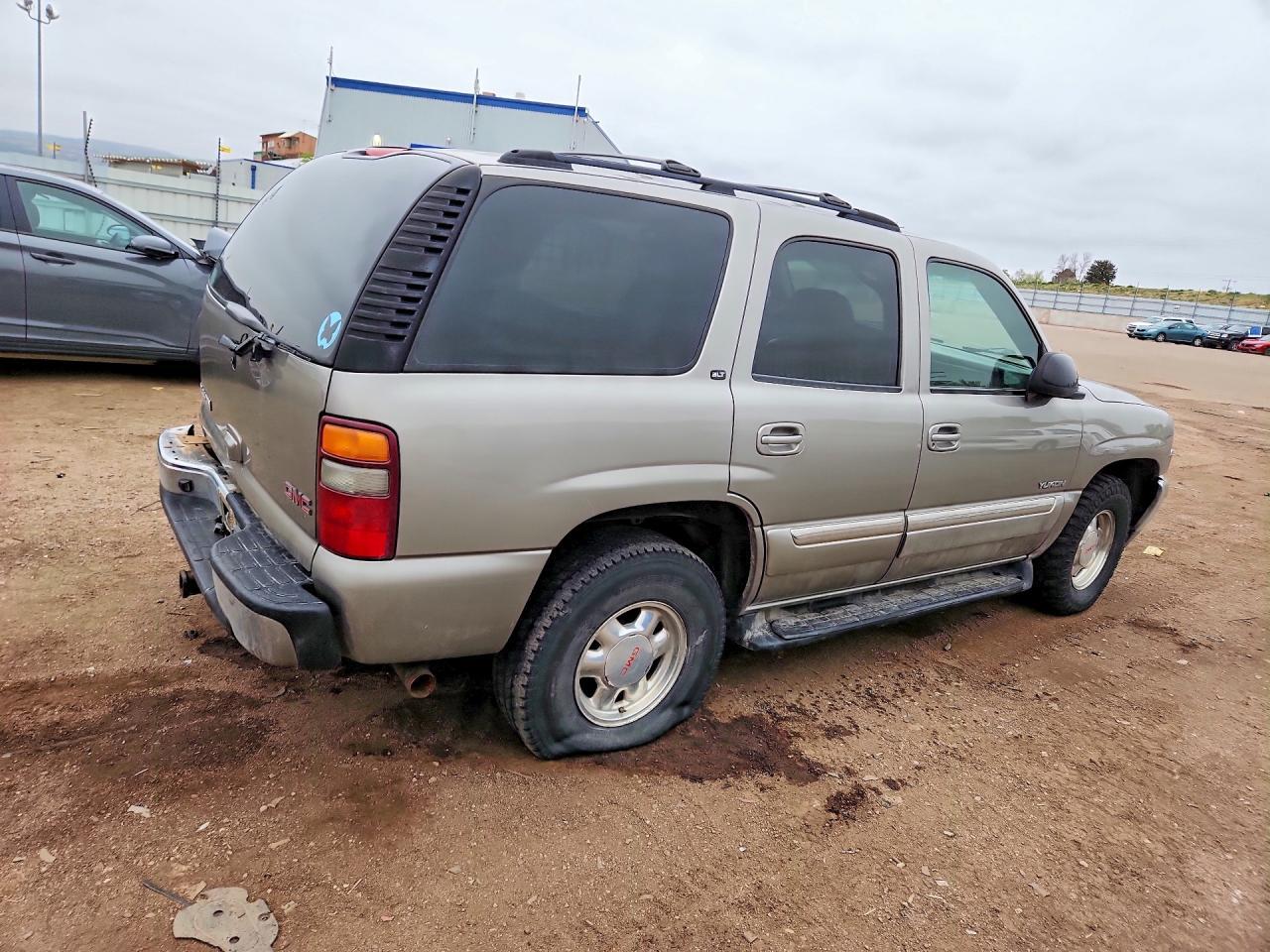 2002 GMC Yukon - Фото 3
