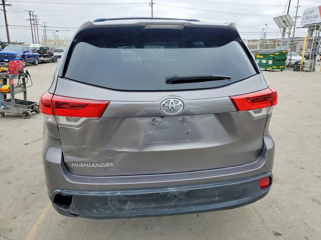2019 Toyota Highlander Le - Фото 6