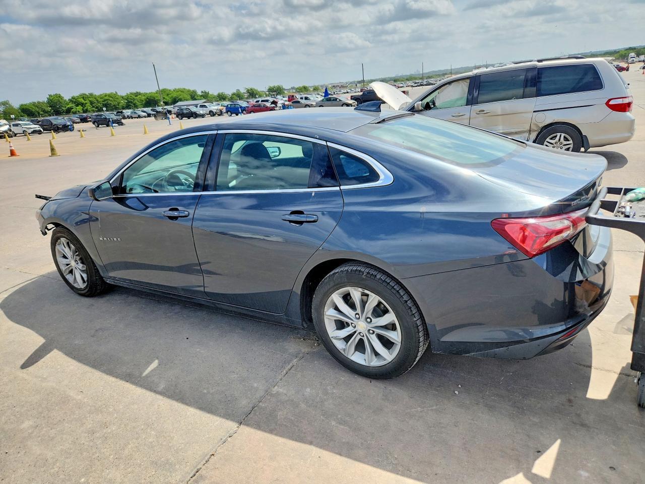 2020 Chevrolet Malibu Lt - Image 2