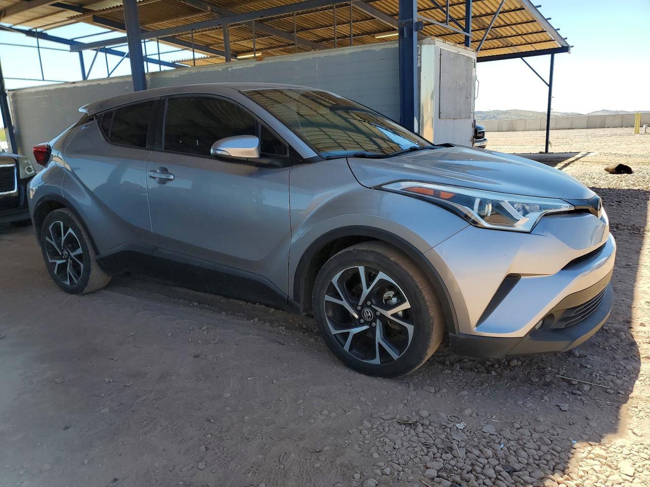 2018 Toyota C-Hr Xle Premium - Image 4