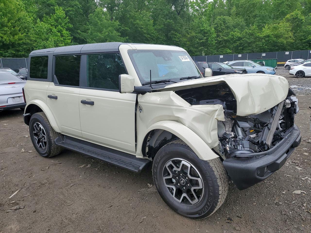 2026 Ford Bronco Outer Banks - Image 4