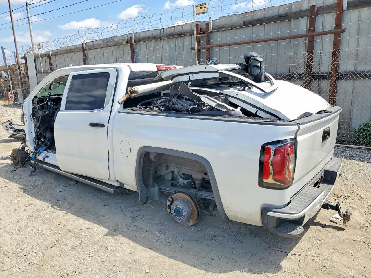 2017 GMC Sierra K1500 Denali - Image 2