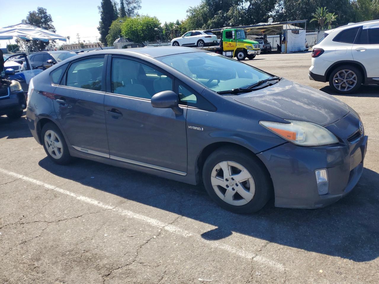 2011 Toyota Prius Two - Фото 4