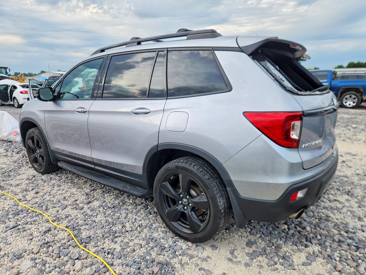 2020 Honda Passport Elite - Image 2