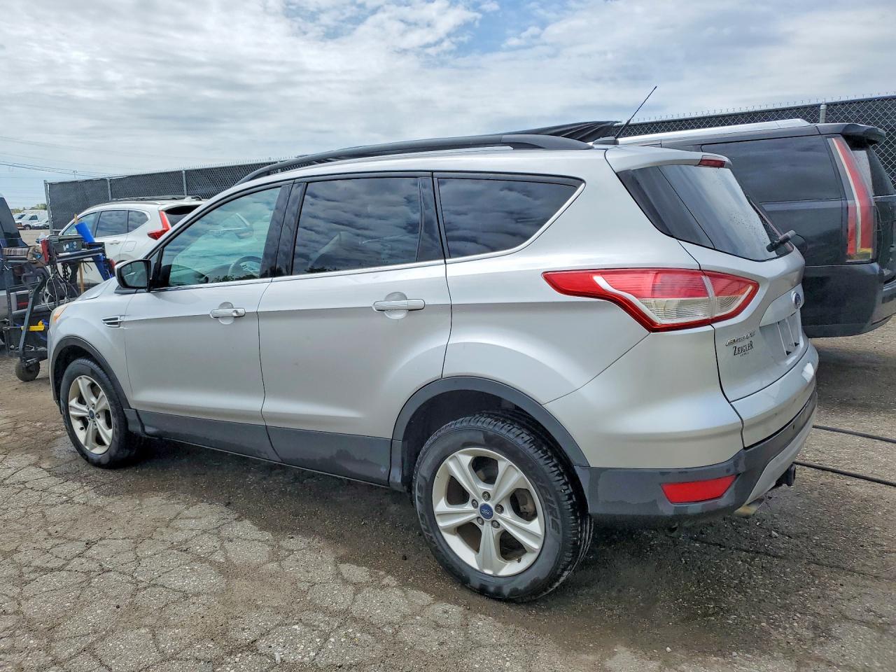 2016 Ford Escape Se - Фото 2