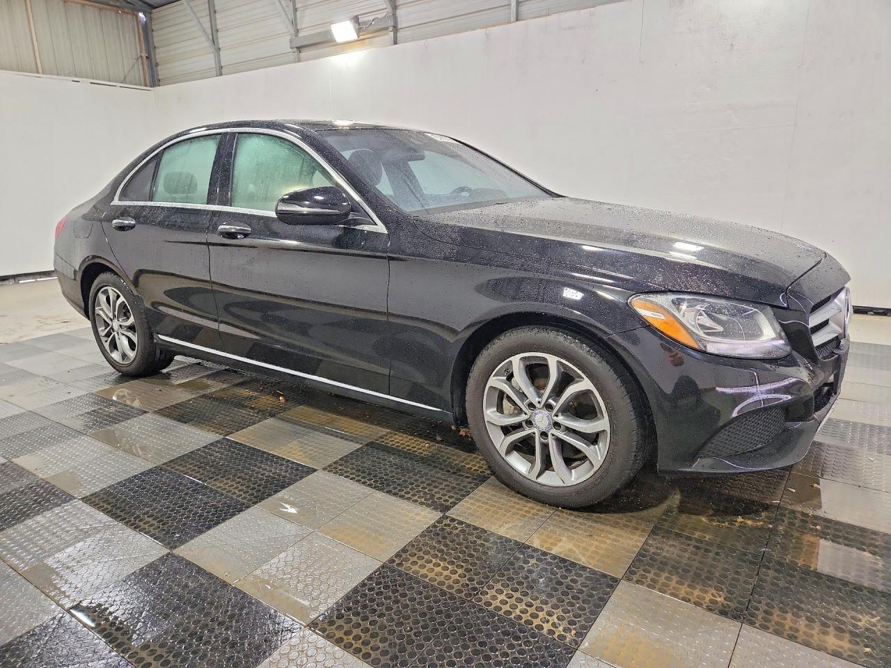 2017 Mercedes-Benz C 300 4Matic - Фото 4