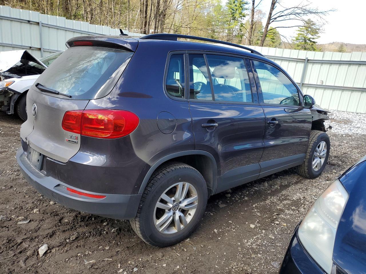 2016 Volkswagen Tiguan S - Фото 3