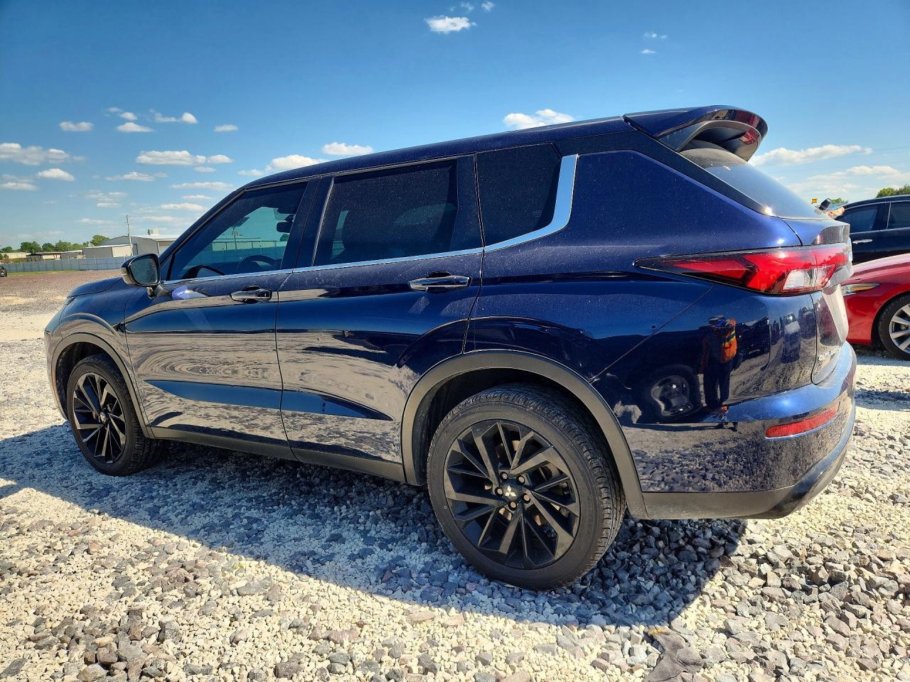 2022 Mitsubishi Outlander Se - Фото 2