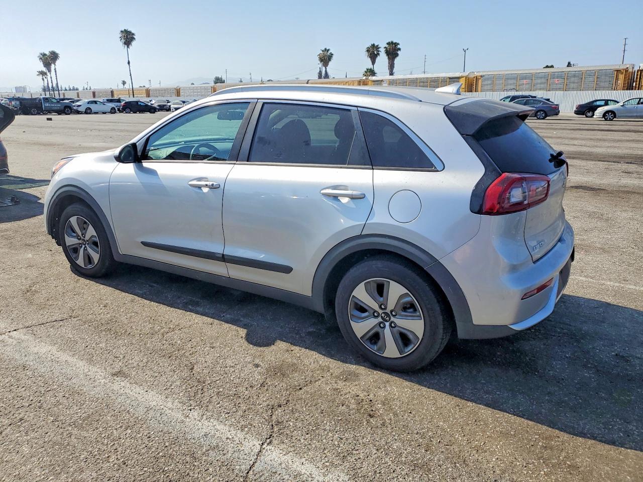 2019 Kia Niro Lx - Фото 2