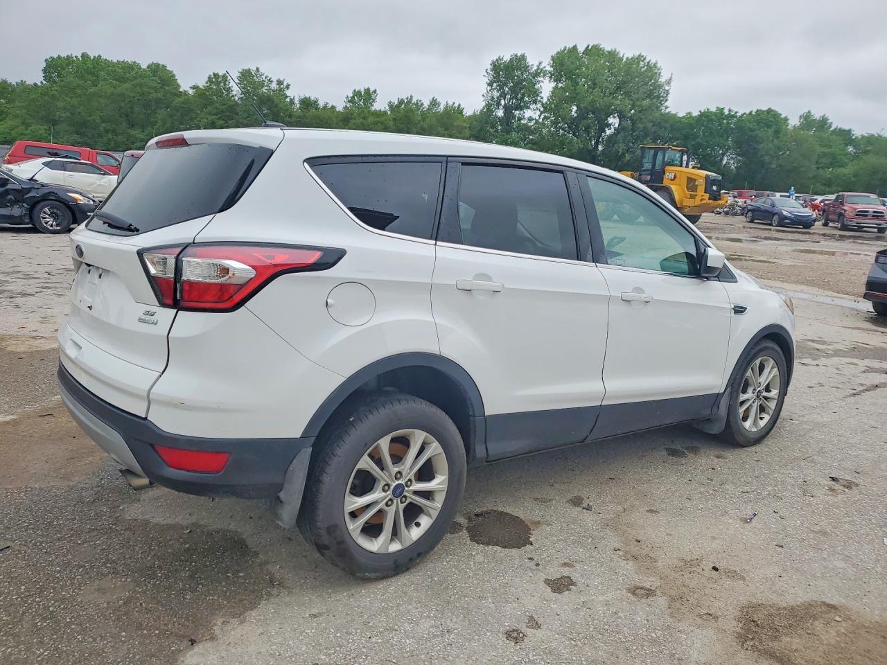 2017 Ford Escape Se - Фото 3