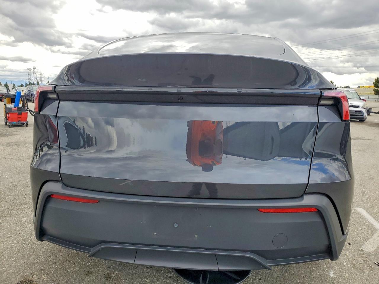 2026 Tesla Model Y - Фото 6