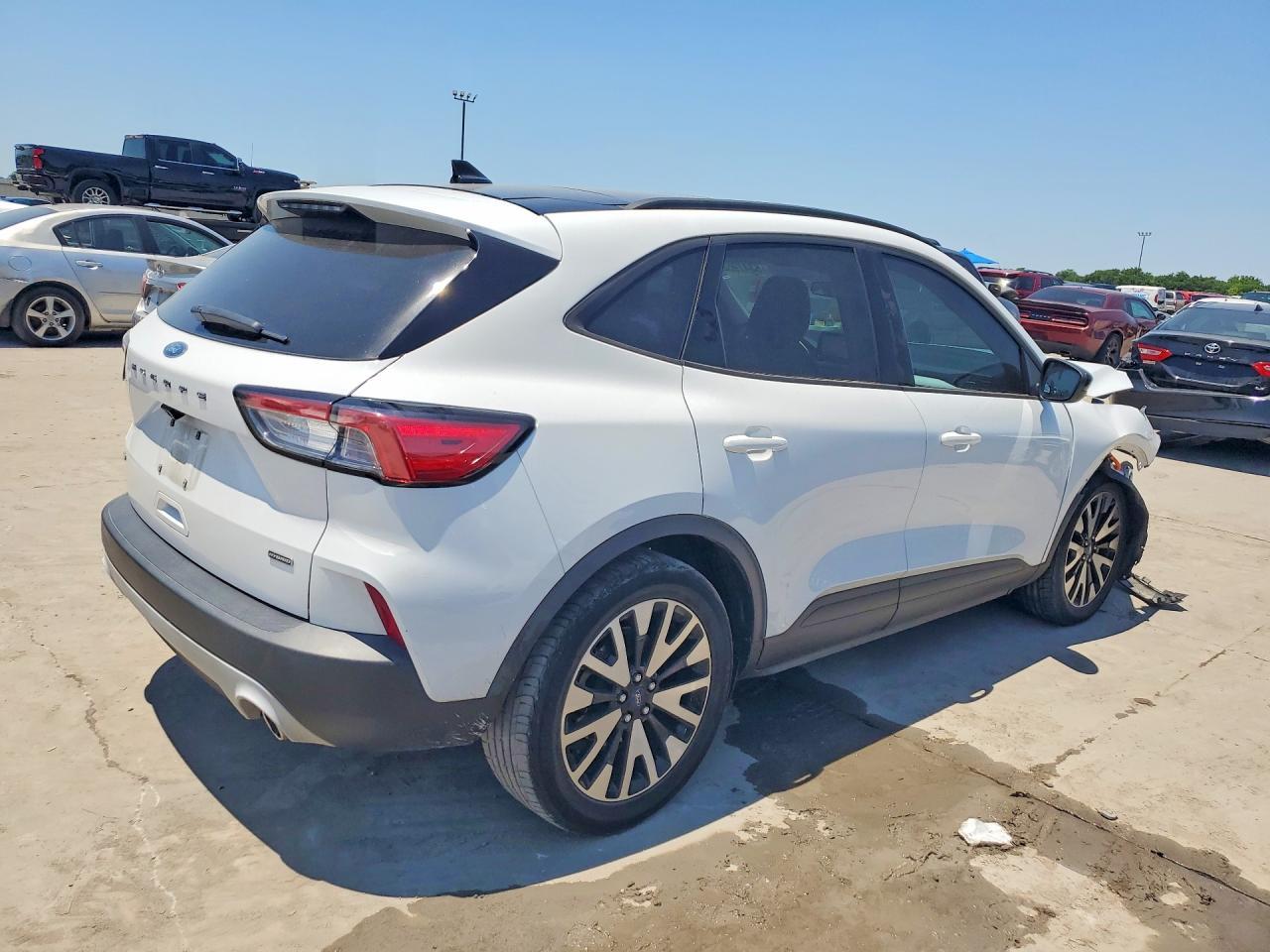 2020 Ford Escape Se Sport - Фото 3