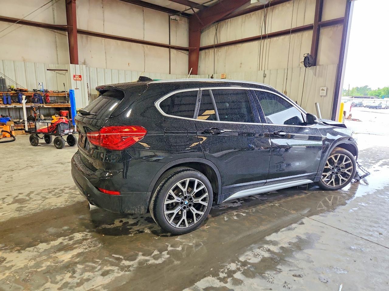 2021 BMW X1 Sdrive28I - Фото 3
