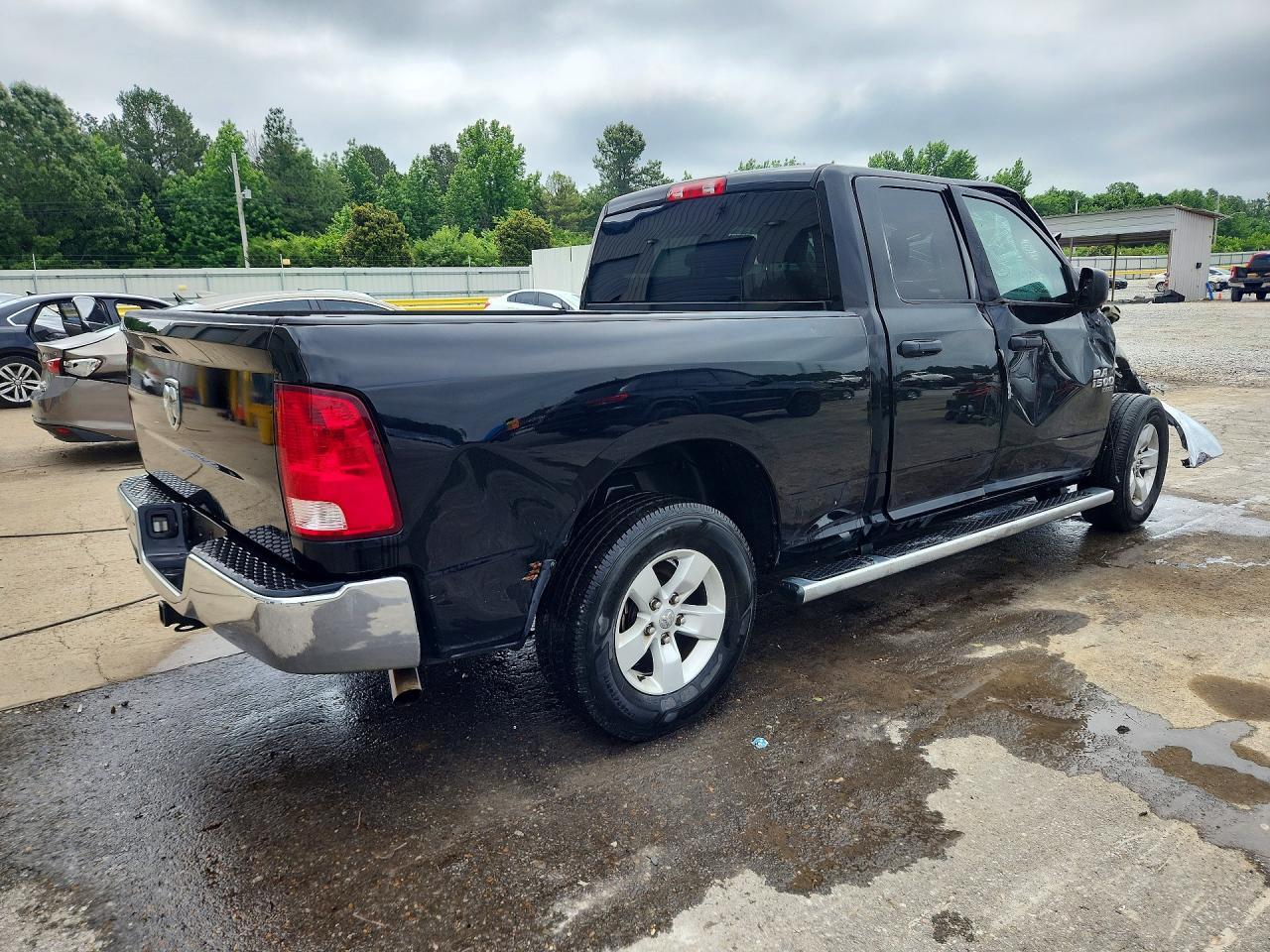 2019 Ram 1500 Classic Tradesman - Image 3