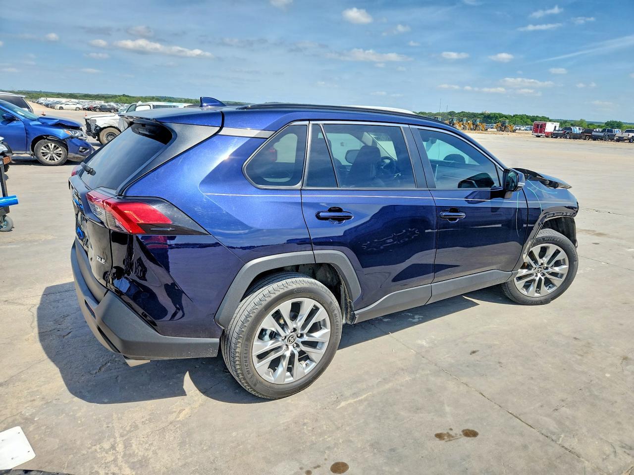 2024 Toyota Rav4 Xle Premium - Фото 3