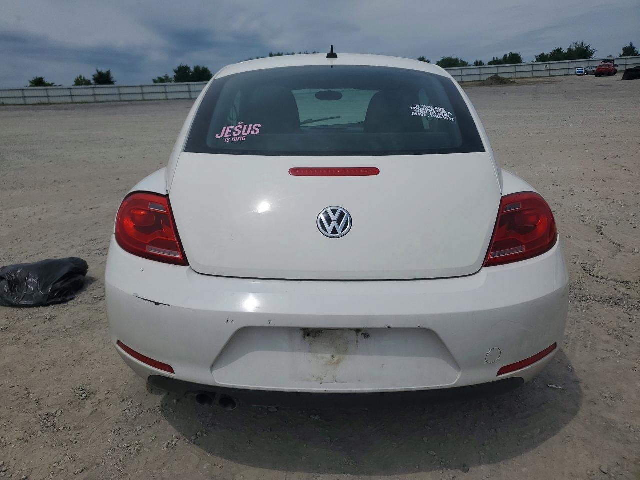 2013 Volkswagen Beetle - Фото 6