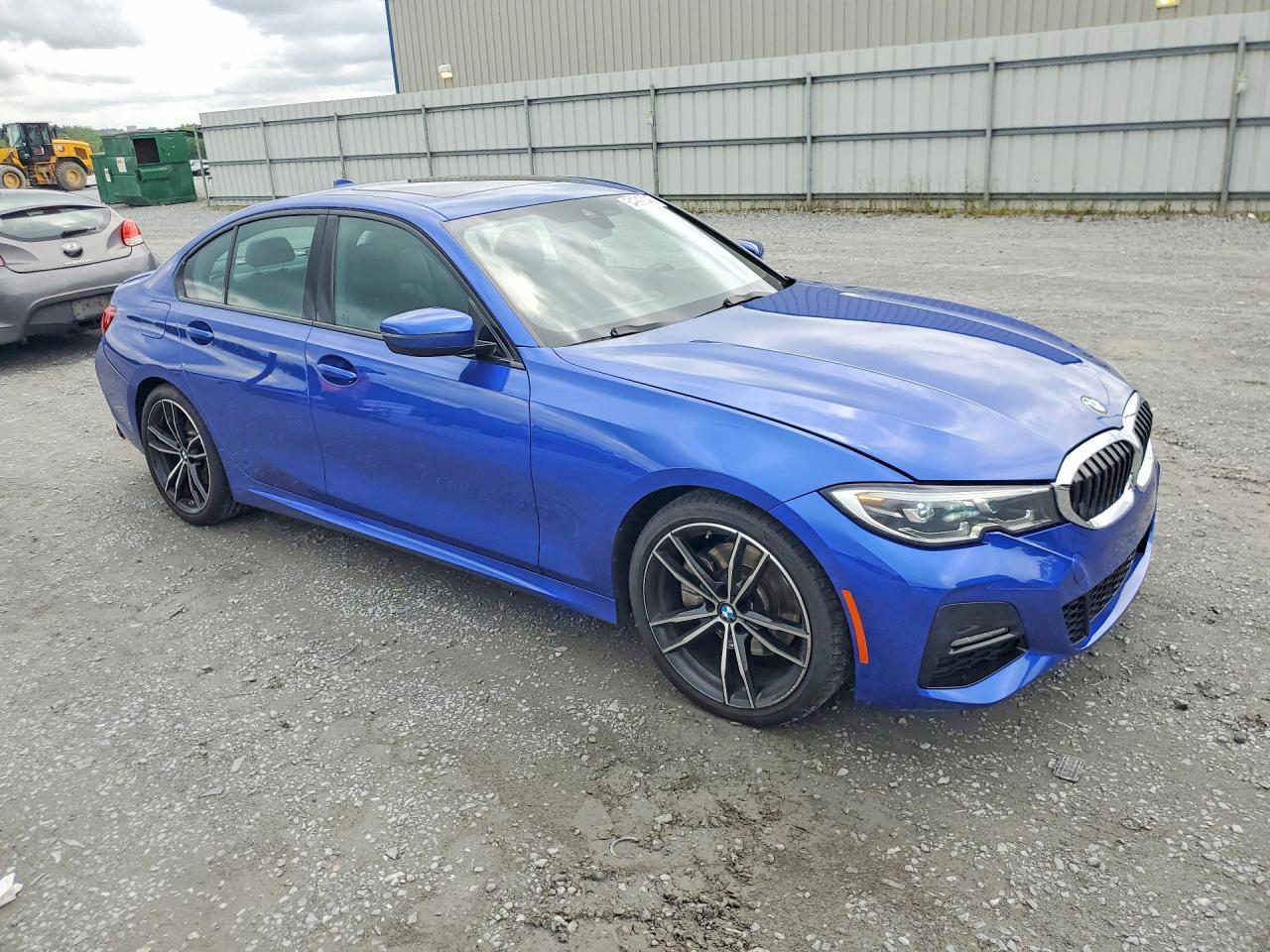 2022 BMW 330I - Фото 4