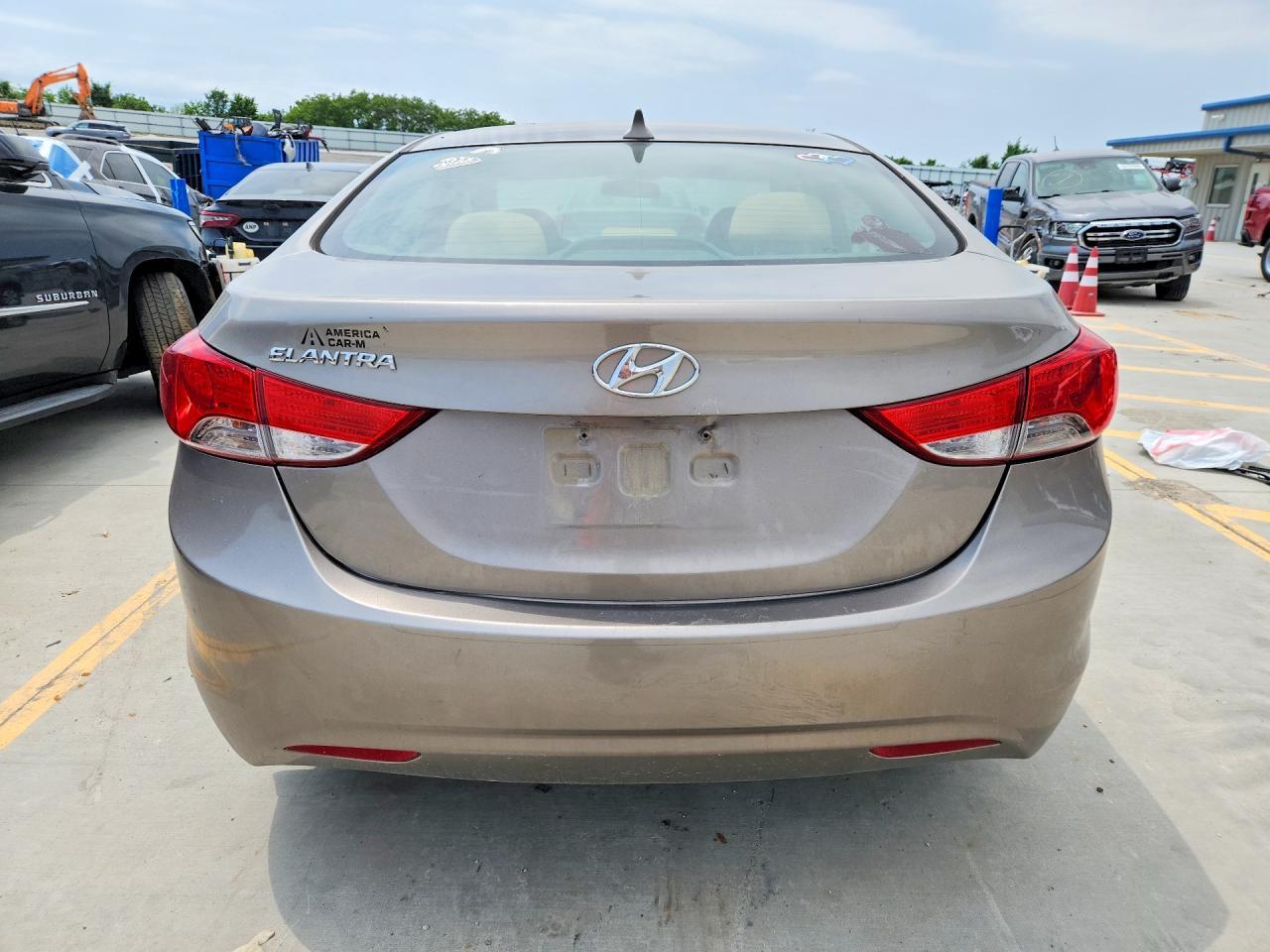 2013 Hyundai Elantra - Фото 6