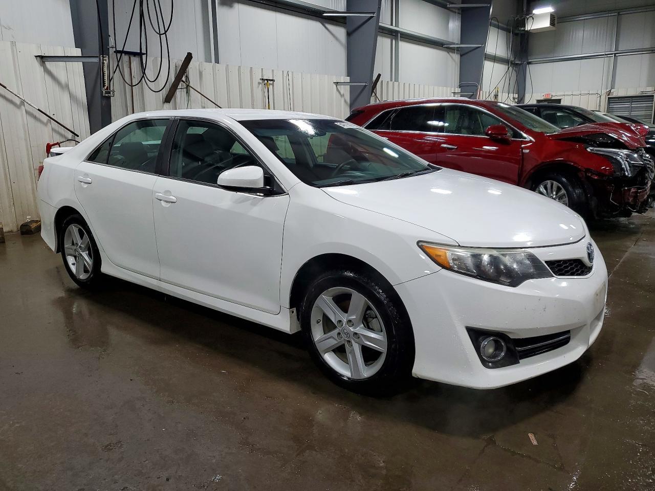 2014 Toyota Camry Se - Фото 4